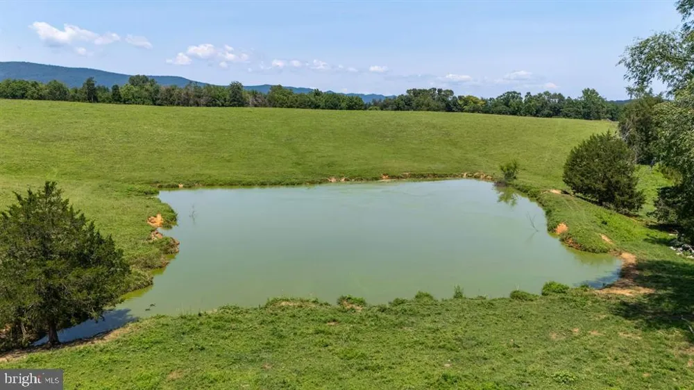 4381 US HIGHWAY 340 Luray, VA 22835