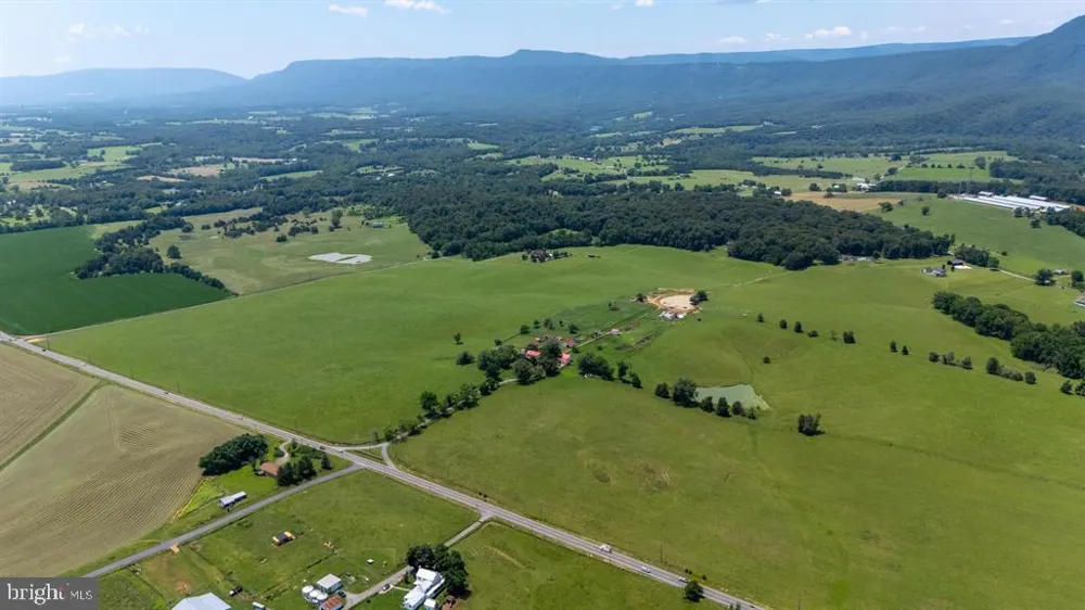 4381 US HIGHWAY 340 Luray, VA 22835