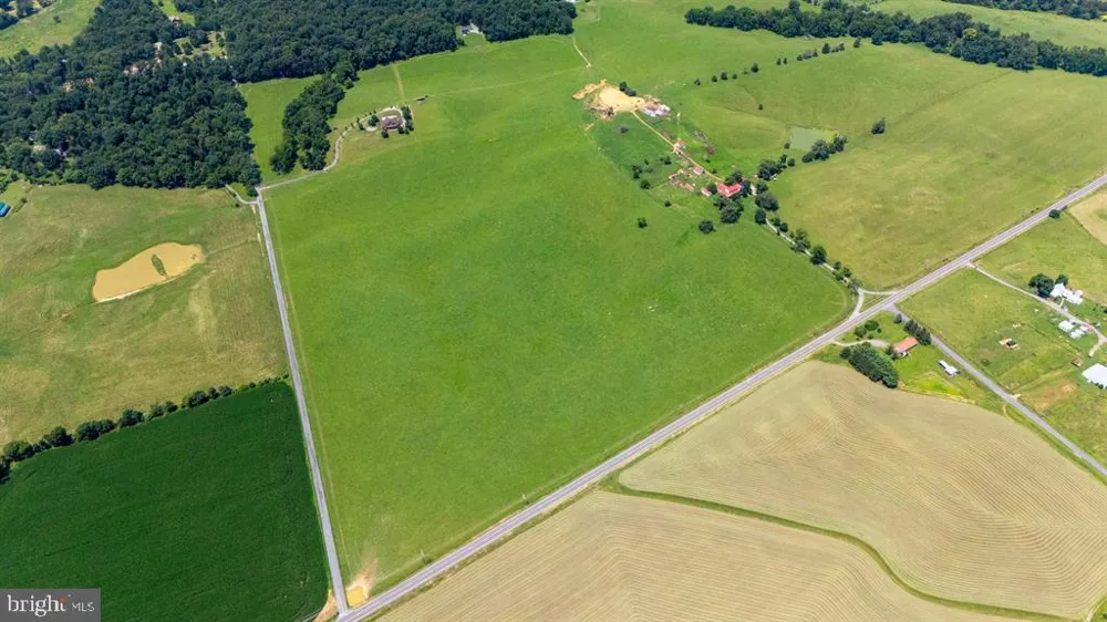4381 US HIGHWAY 340 Luray, VA 22835