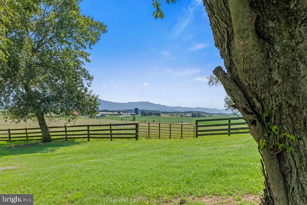 4381 US HIGHWAY 340 Luray, VA 22835