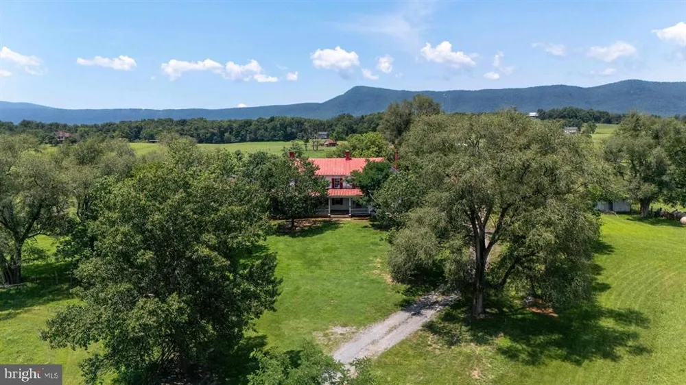 4381 US HIGHWAY 340 Luray, VA 22835
