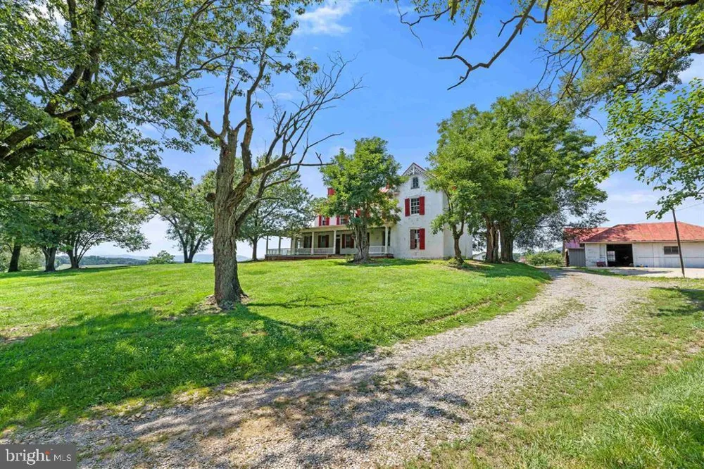 4381 US HIGHWAY 340 Luray, VA 22835