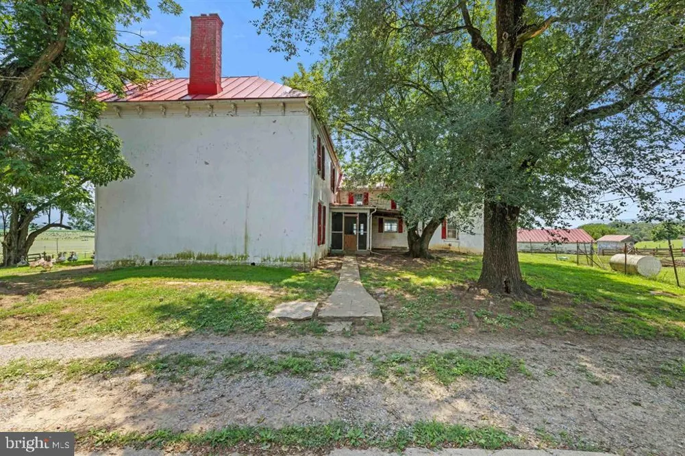 4381 US HIGHWAY 340 Luray, VA 22835