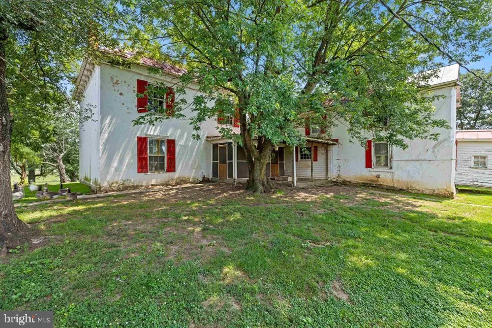 4381 US HIGHWAY 340 Luray, VA 22835