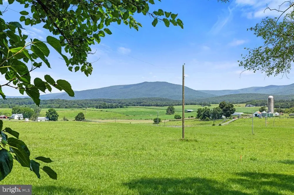 4381 US HIGHWAY 340 Luray, VA 22835