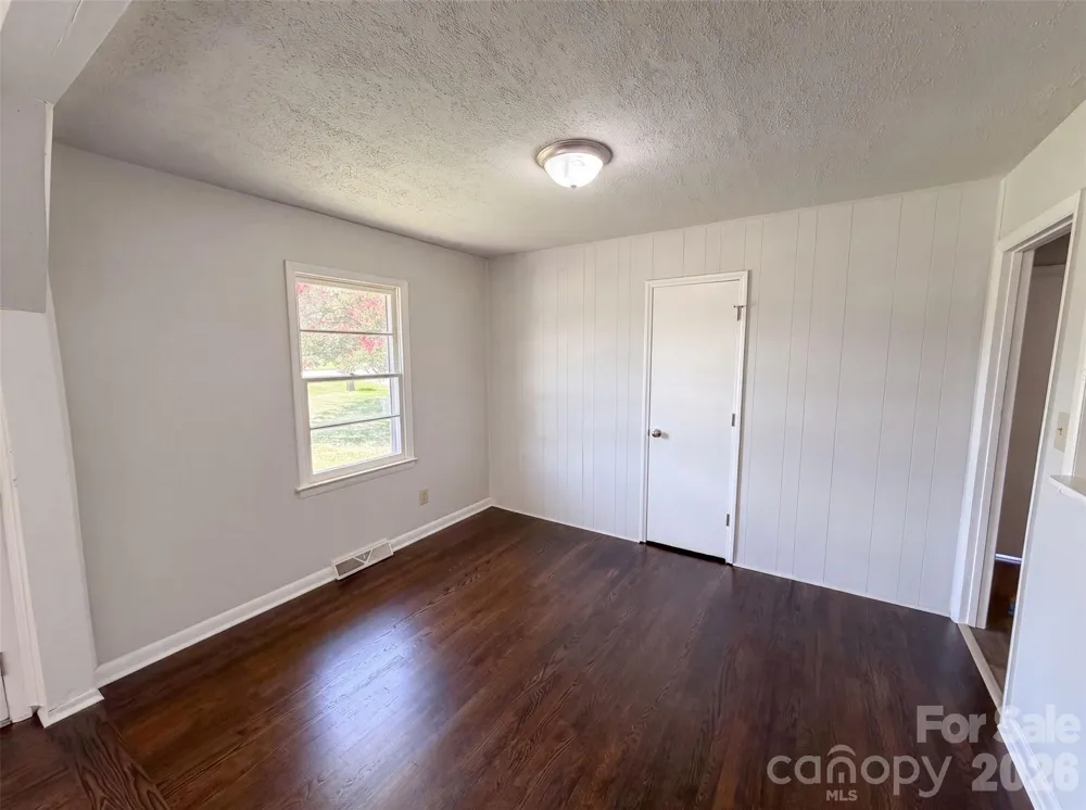 310 W Indiana Avenue Bessemer City, NC 28016