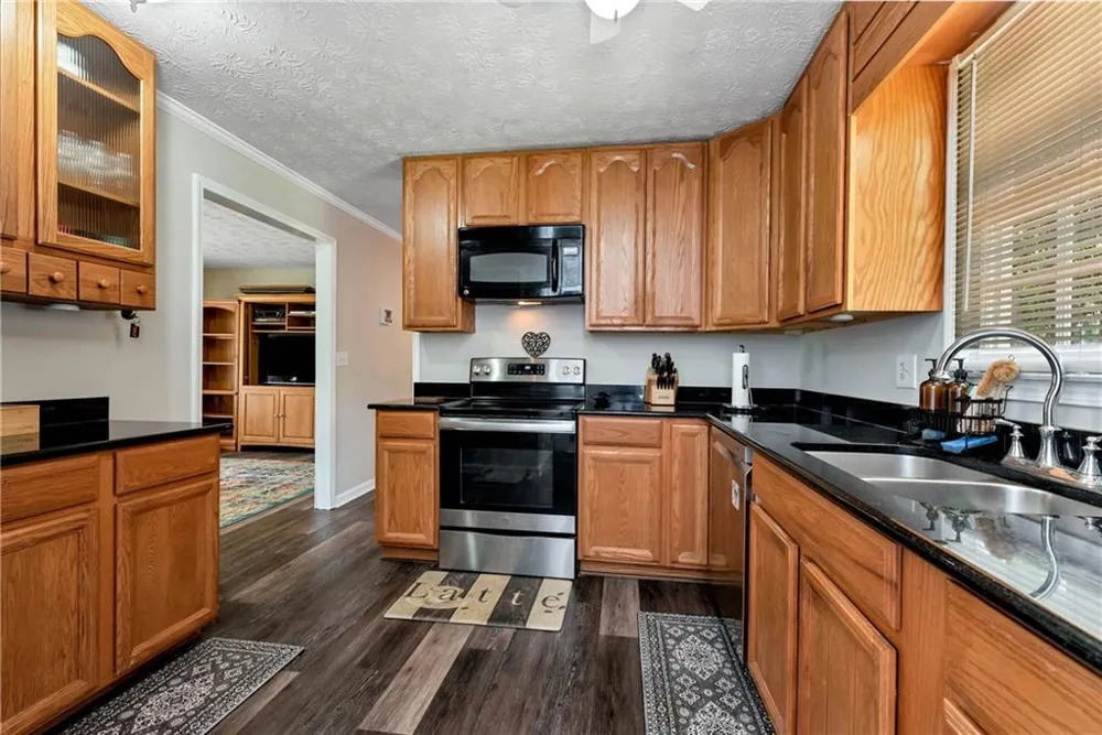 1847 Oak Ridge Lane Lawrenceville, GA 30044