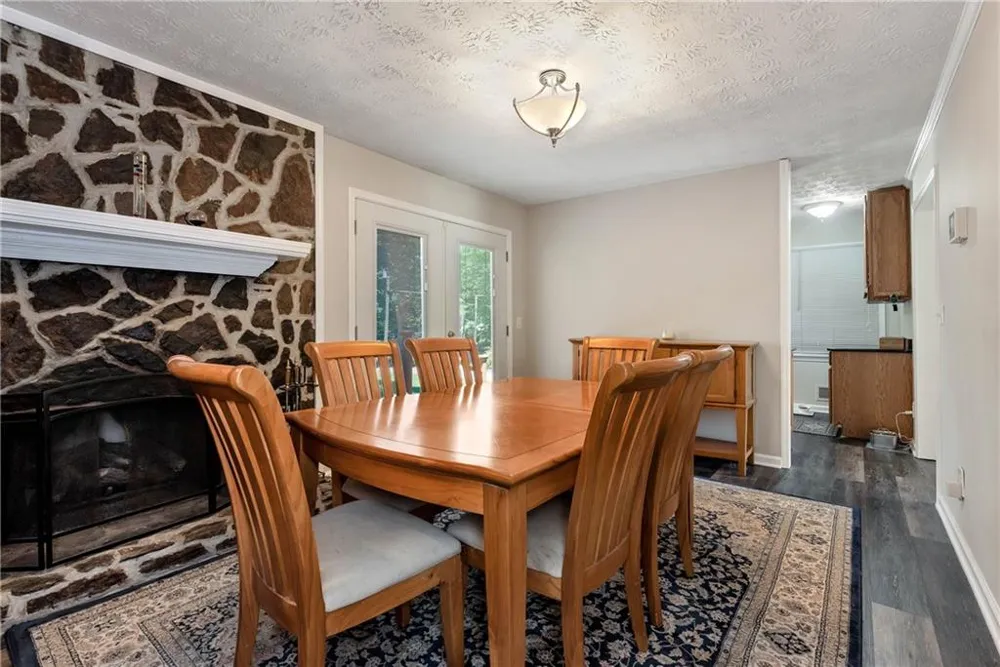1847 Oak Ridge Lane Lawrenceville, GA 30044