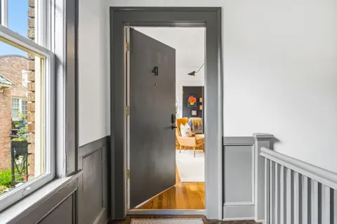 907 Piedmont Avenue #4