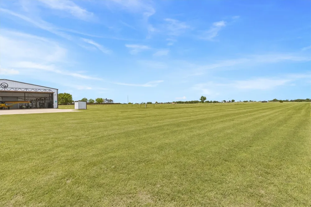 14705 County Road 545 Nevada, TX 75173