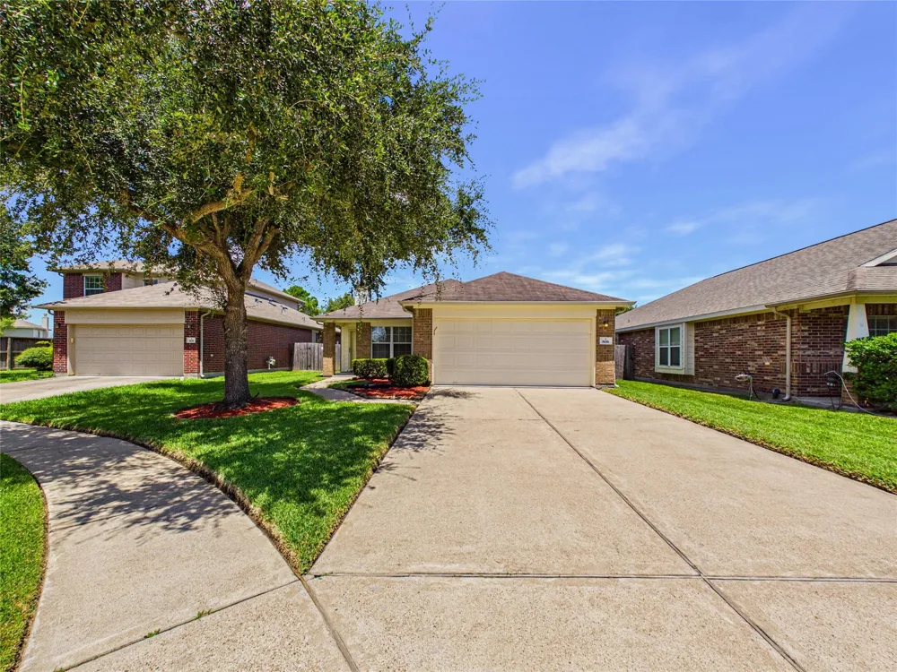 806 Rocky Rose Court La Marque, TX 77568