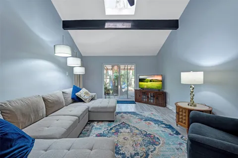 116 W White Willow Circle