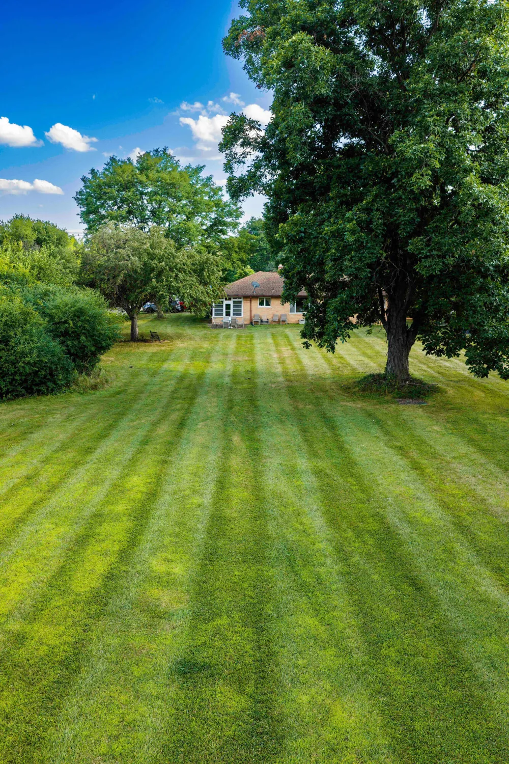 951 E Square Lake Troy, MI 48085