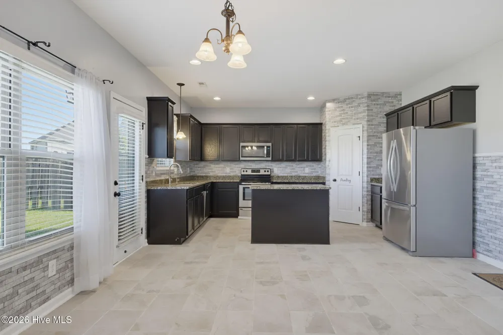 304 SW Plantation Drive Maple Hill, NC 28454