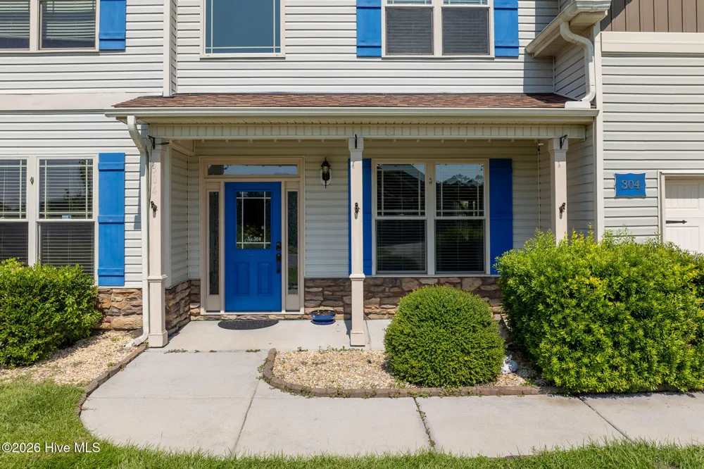 304 SW Plantation Drive Maple Hill, NC 28454