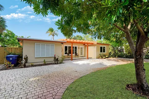 401 NW 21ST COURT