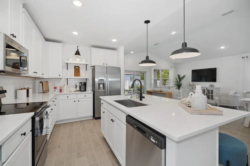 802 UPLAND AVENUE SE Palm Bay, FL 32909