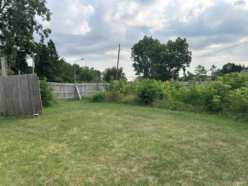 2222 Moak Street Port Huron City, MI 48060