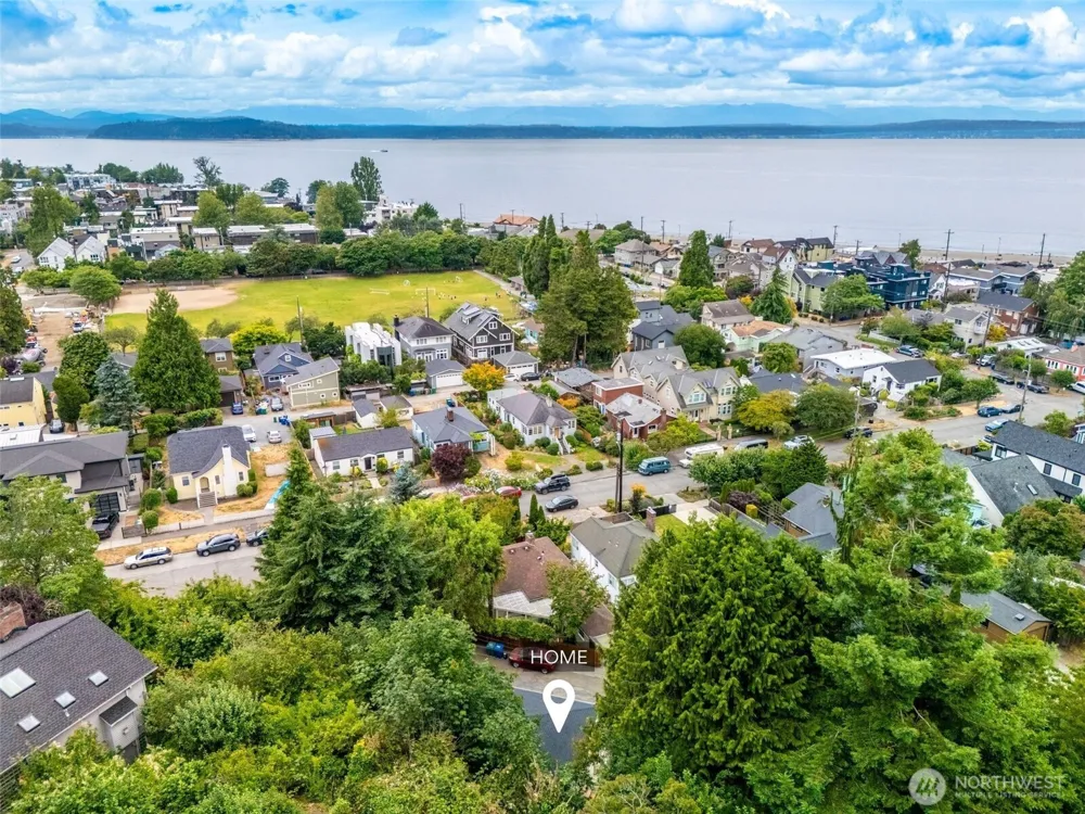 5625 SW Teig Place Seattle, WA 98116