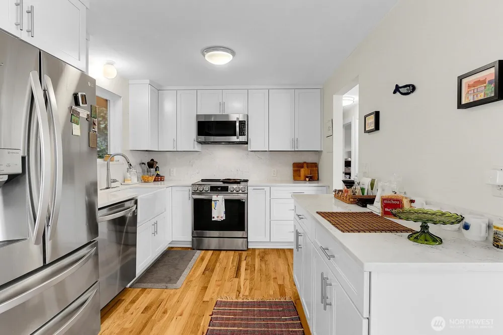 5625 SW Teig Place Seattle, WA 98116