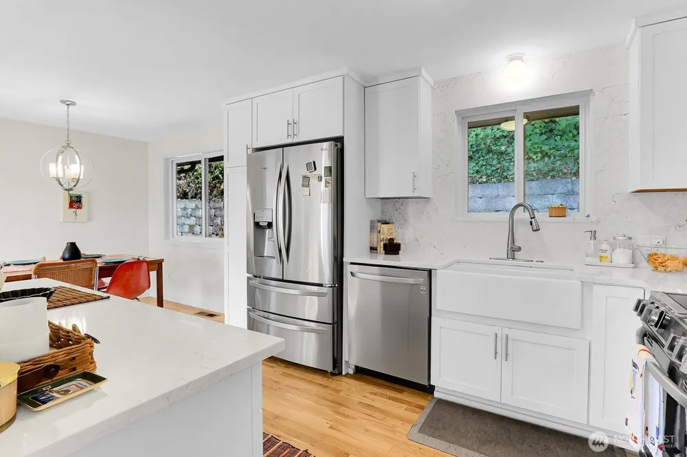 5625 SW Teig Place Seattle, WA 98116