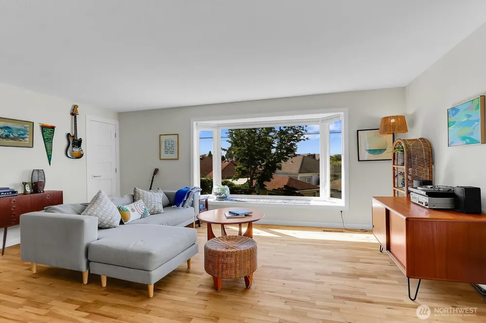 5625 SW Teig Place Seattle, WA 98116