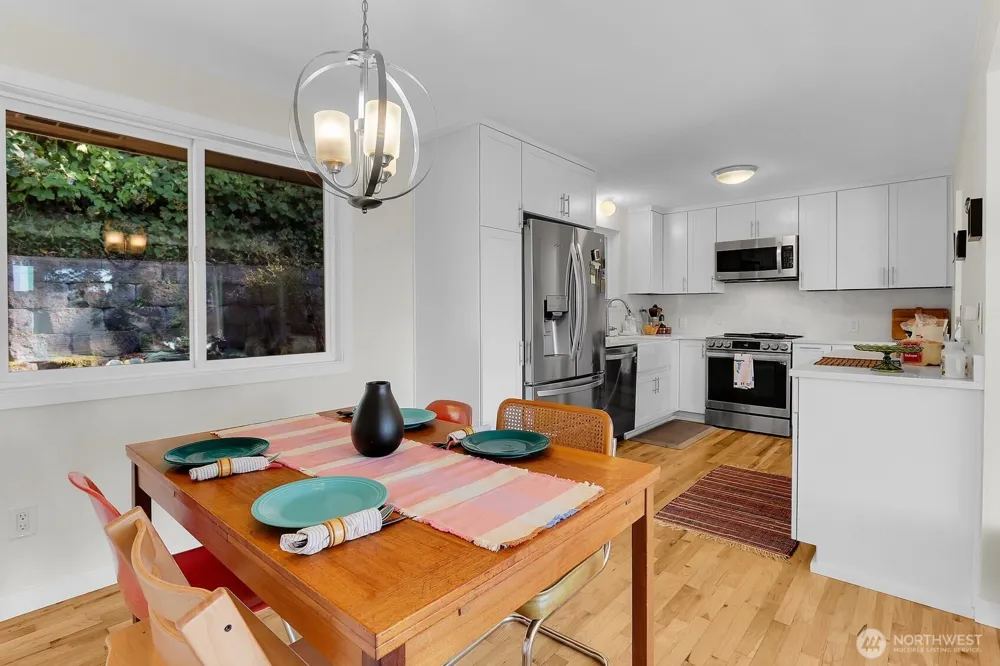 5625 SW Teig Place Seattle, WA 98116