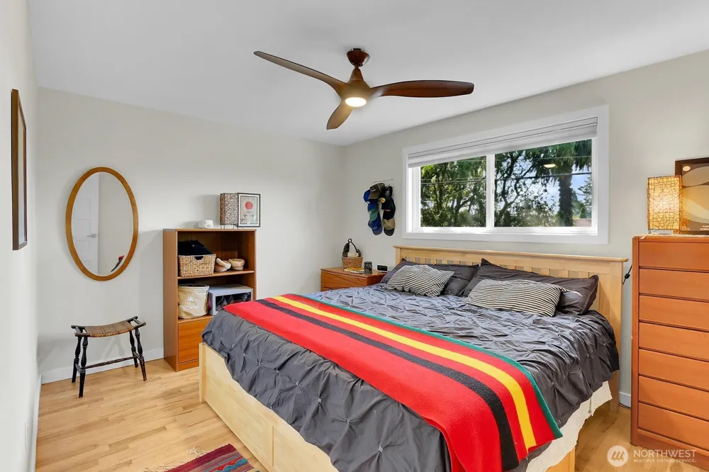 5625 SW Teig Place Seattle, WA 98116