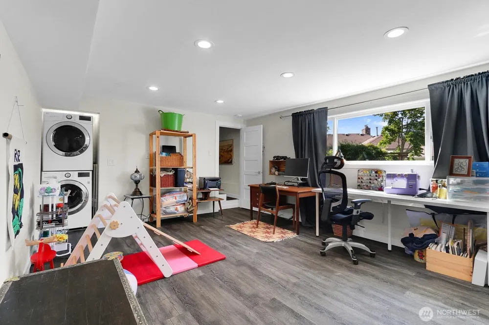 5625 SW Teig Place Seattle, WA 98116