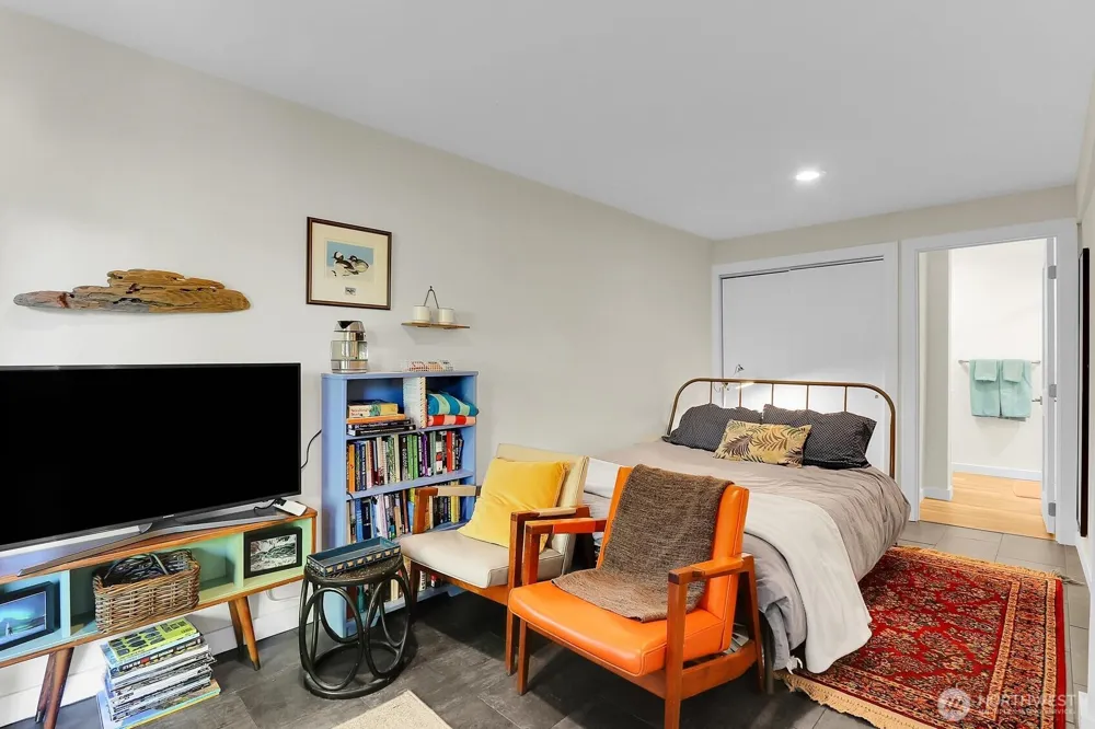 5625 SW Teig Place Seattle, WA 98116
