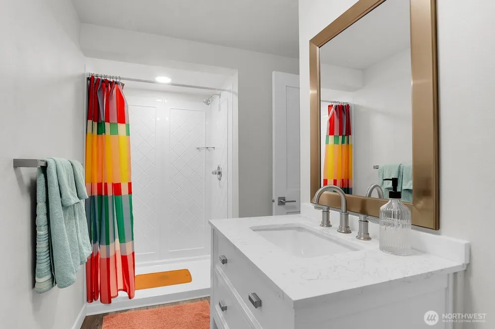 5625 SW Teig Place Seattle, WA 98116