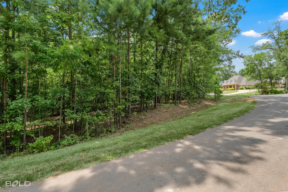 140 Oak Leaf Trail Benton, LA 71006