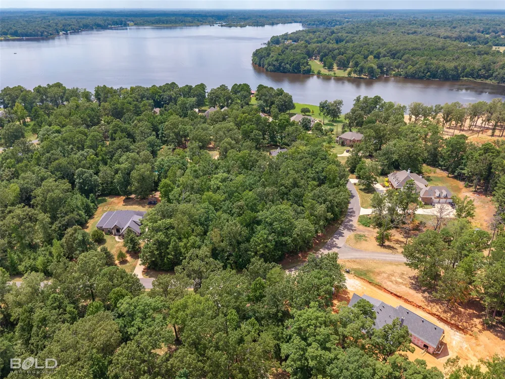 140 Oak Leaf Trail Benton, LA 71006