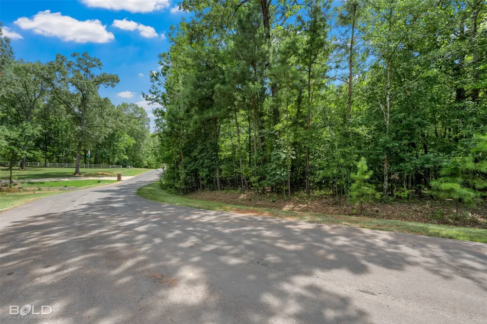 140 Oak Leaf Trail Benton, LA 71006