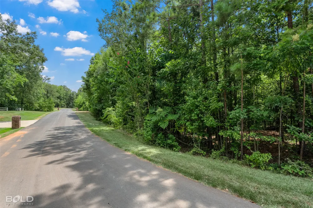 140 Oak Leaf Trail Benton, LA 71006
