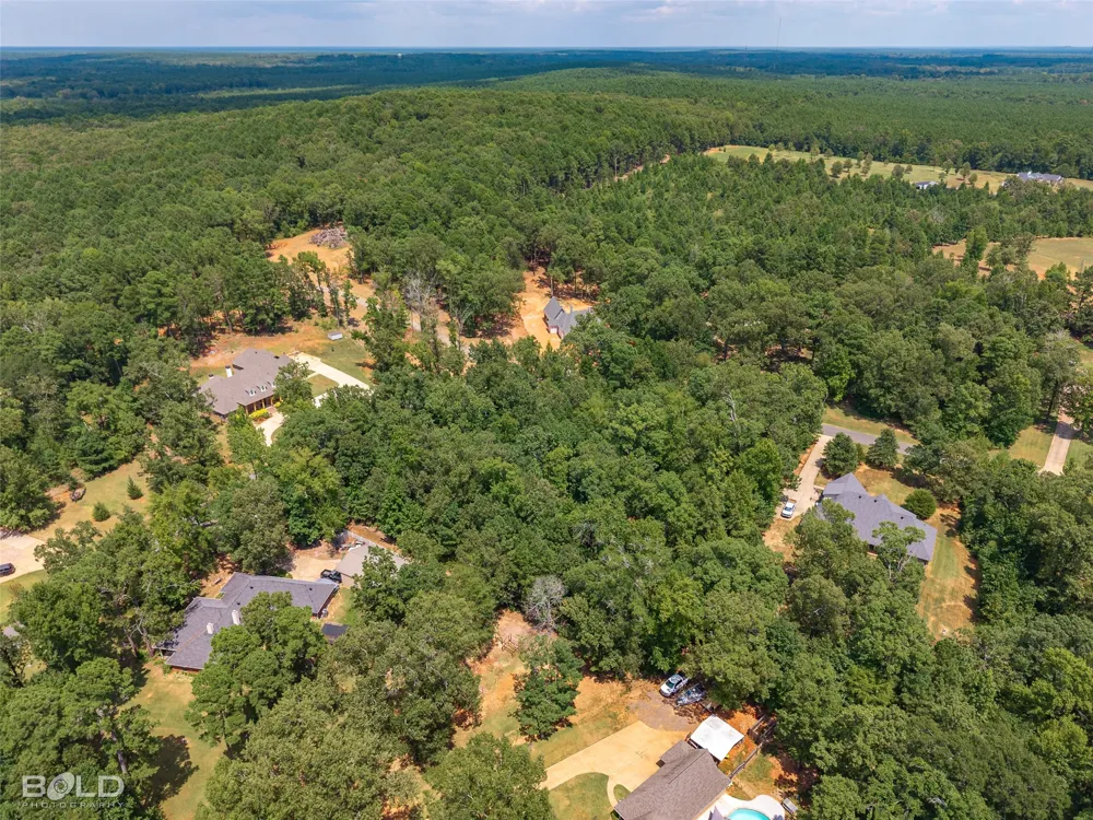 150 Oak Leaf Trail Benton, LA 71006