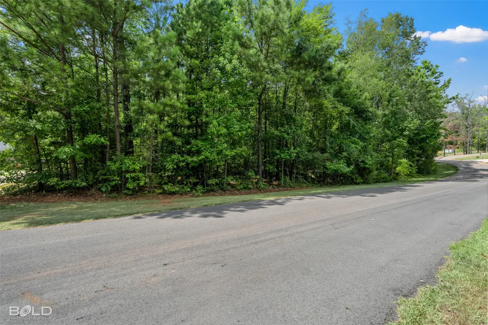 150 Oak Leaf Trail Benton, LA 71006
