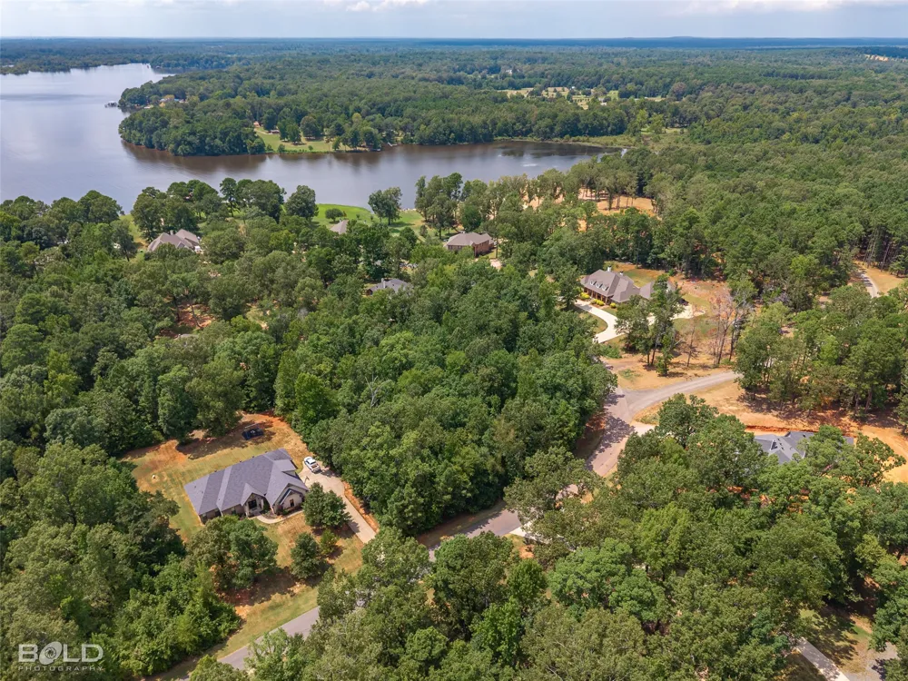 150 Oak Leaf Trail Benton, LA 71006