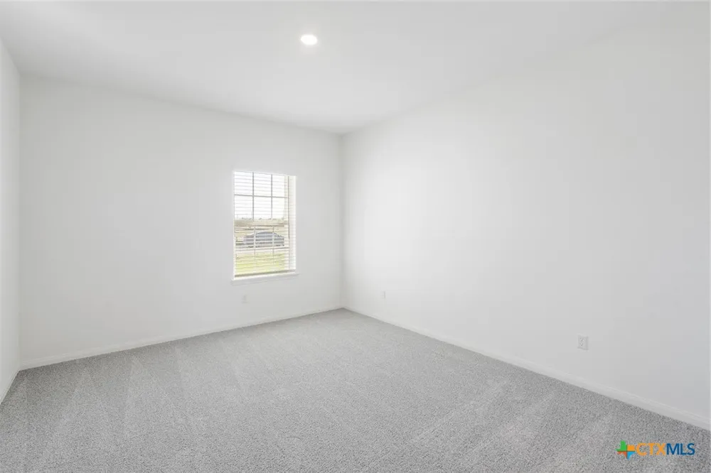 152 SE Wirepass Crest Jarrell, TX 76537
