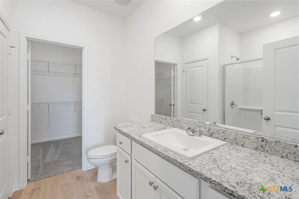 152 SE Wirepass Crest Jarrell, TX 76537