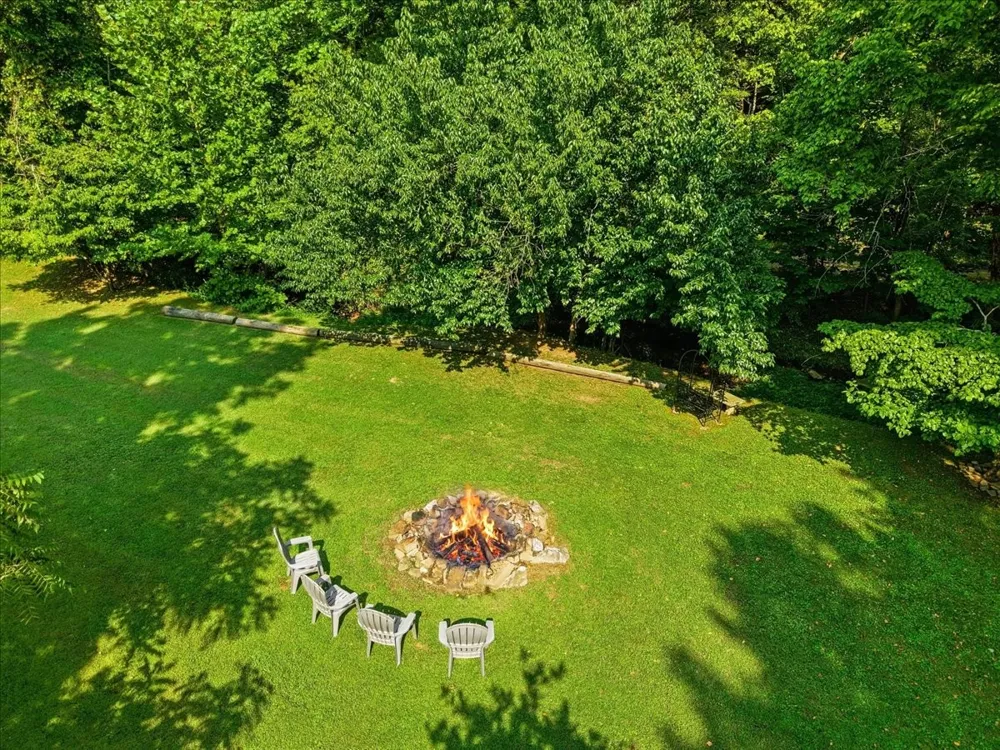 8175 Cedar Grove Rd Cross Plains, TN 37049