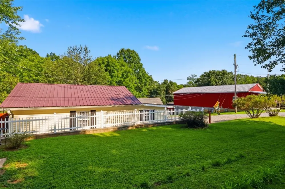 8175 Cedar Grove Rd Cross Plains, TN 37049
