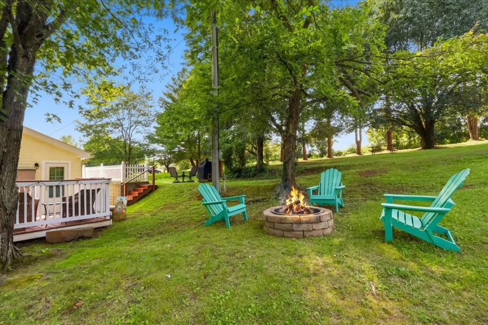 8175 Cedar Grove Rd Cross Plains, TN 37049