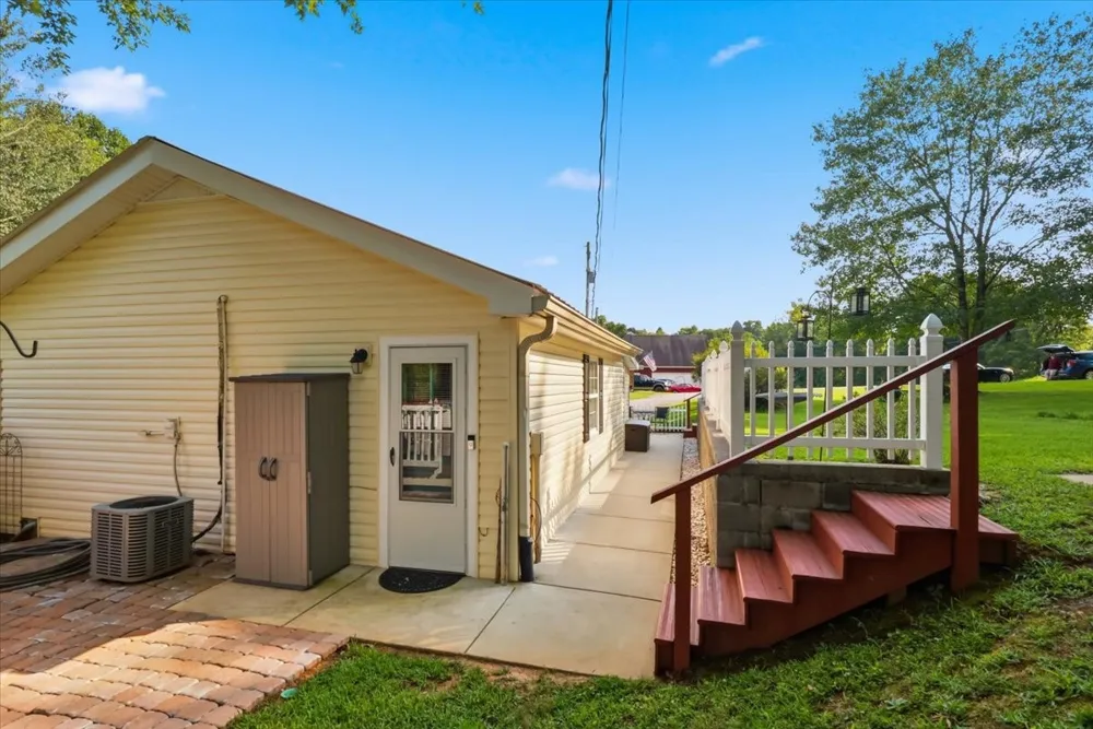 8175 Cedar Grove Rd Cross Plains, TN 37049
