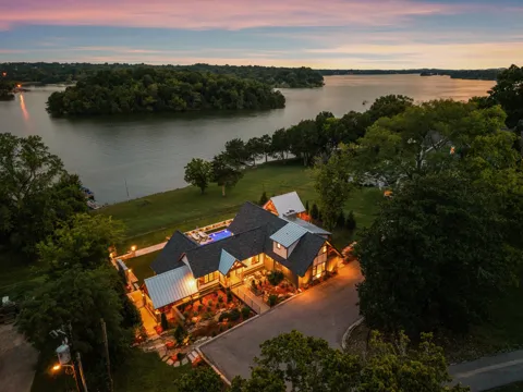 311 Harbor Dr
