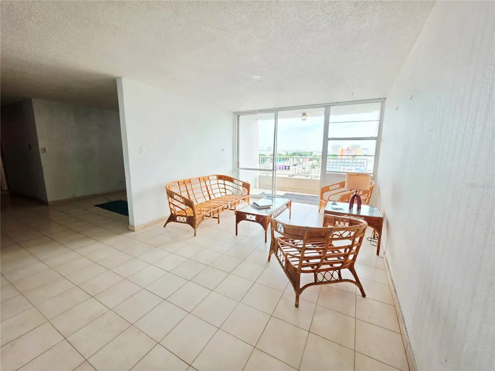 650 SERGIO CUEVAS BUSTAMANTE #1111 San Juan, PR 00918