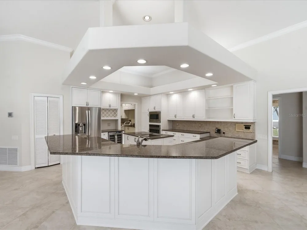 9802 MAKO COURT Tampa, FL 33615