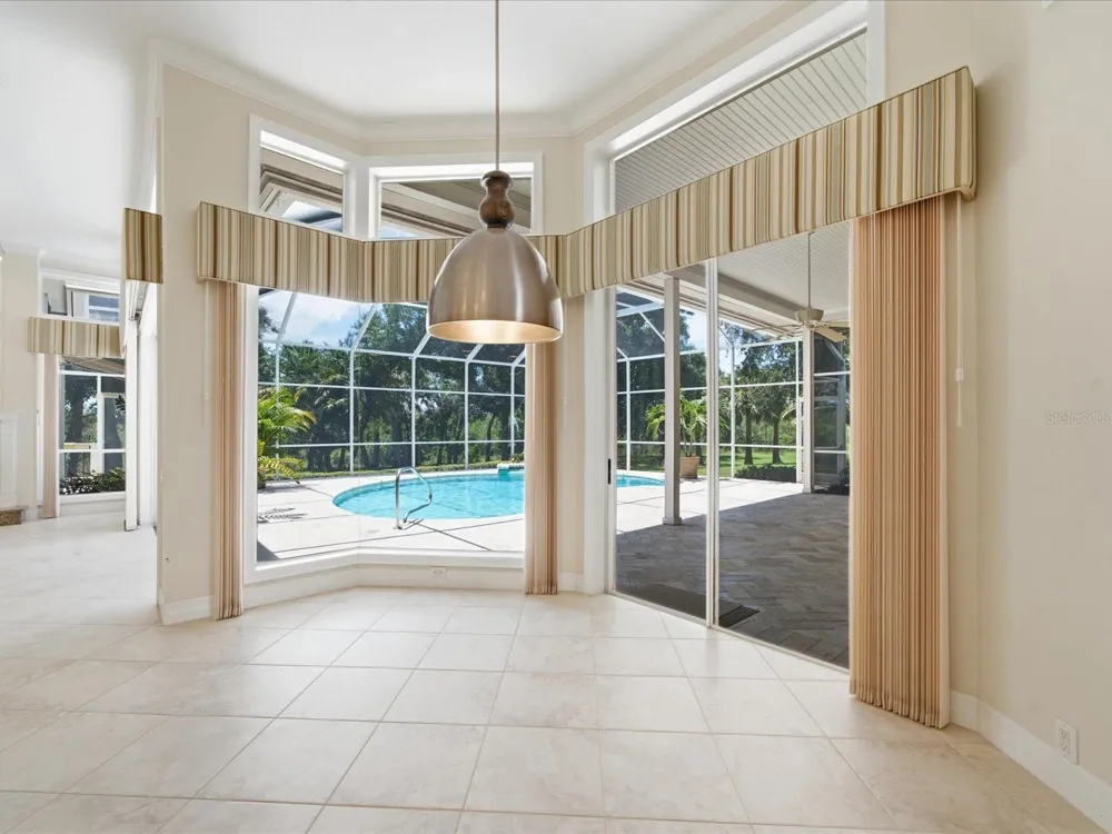 9802 MAKO COURT Tampa, FL 33615
