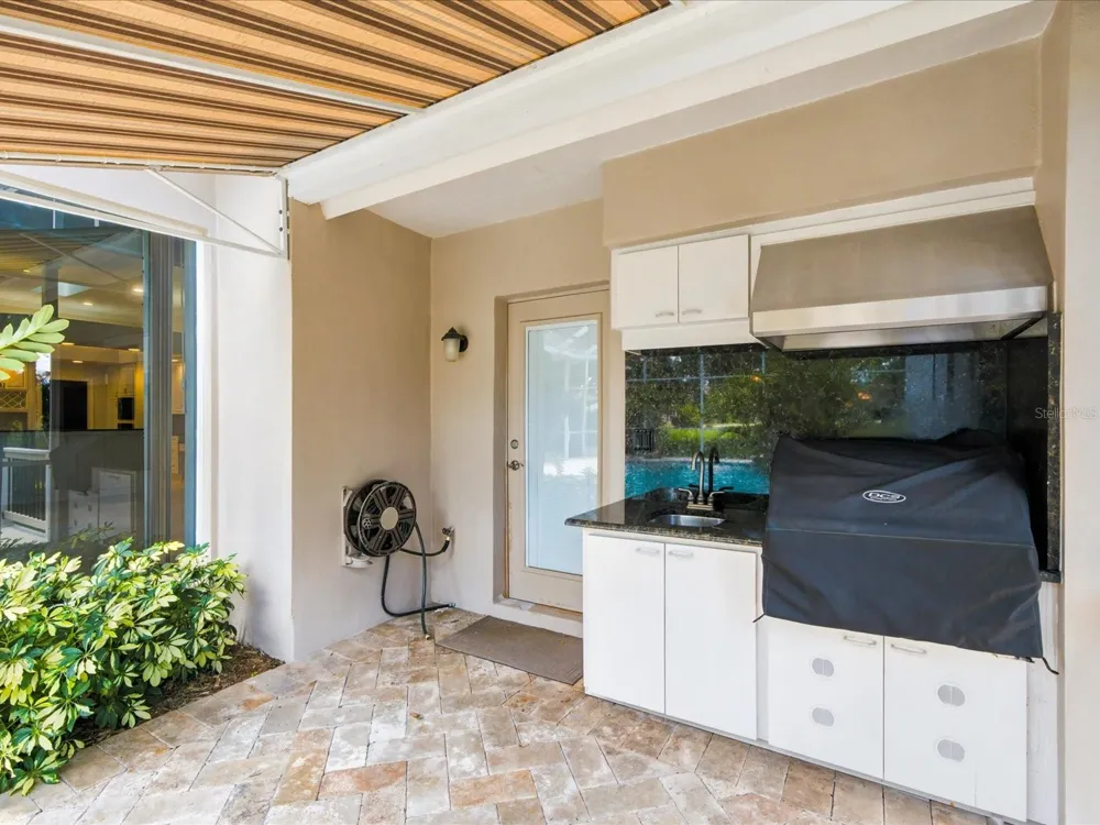 9802 MAKO COURT Tampa, FL 33615