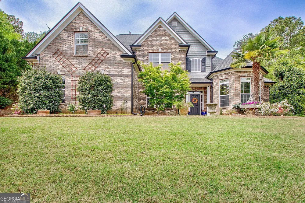 374 Persimmon DR Sharpsburg, GA 30277